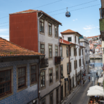 svg+xml,%3Csvg%20xmlns%3D%22http%3A%2F%2Fwww.w3 APARTAMENTO NO CAIS DE GAIA